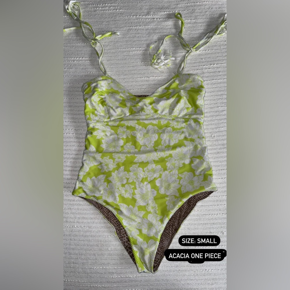 Acacia one piece
